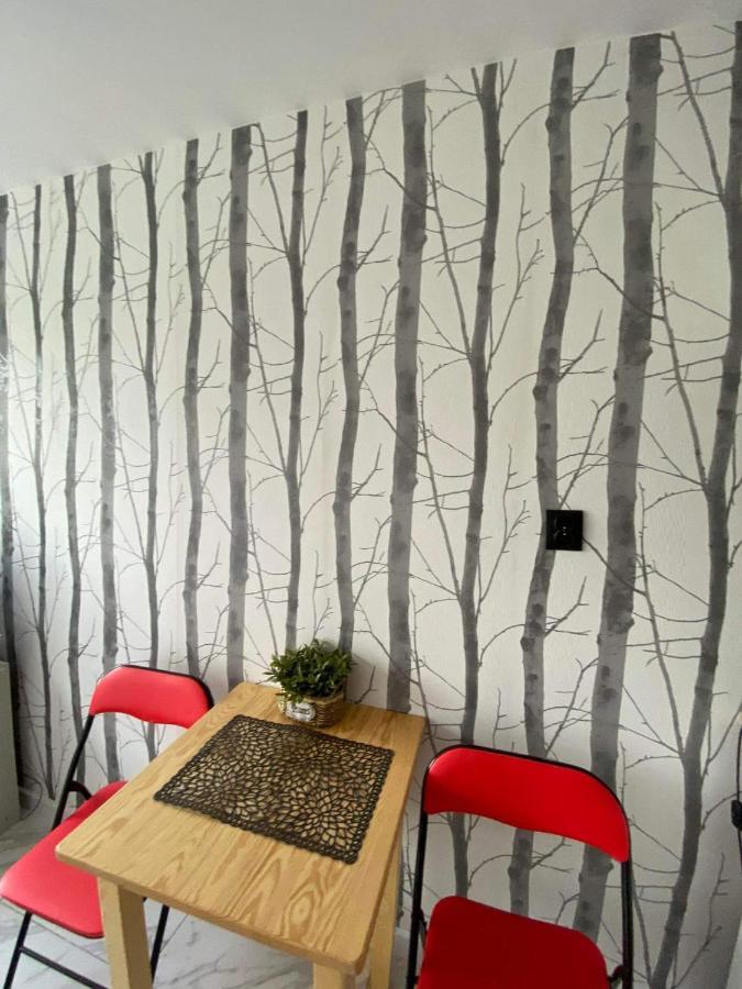 Night Host Robotnicza Apartment Wroclaw Luaran gambar